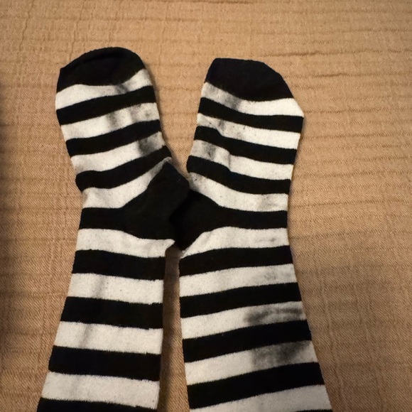 Black and White Robber Thief Woman Costume - Picture 6 of 7